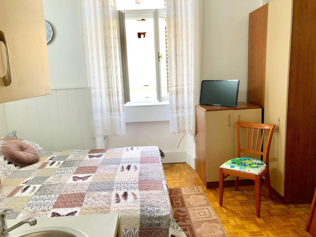 Studio & Free Parking, Aircool, Fresh Bedding Lovran Exterior foto